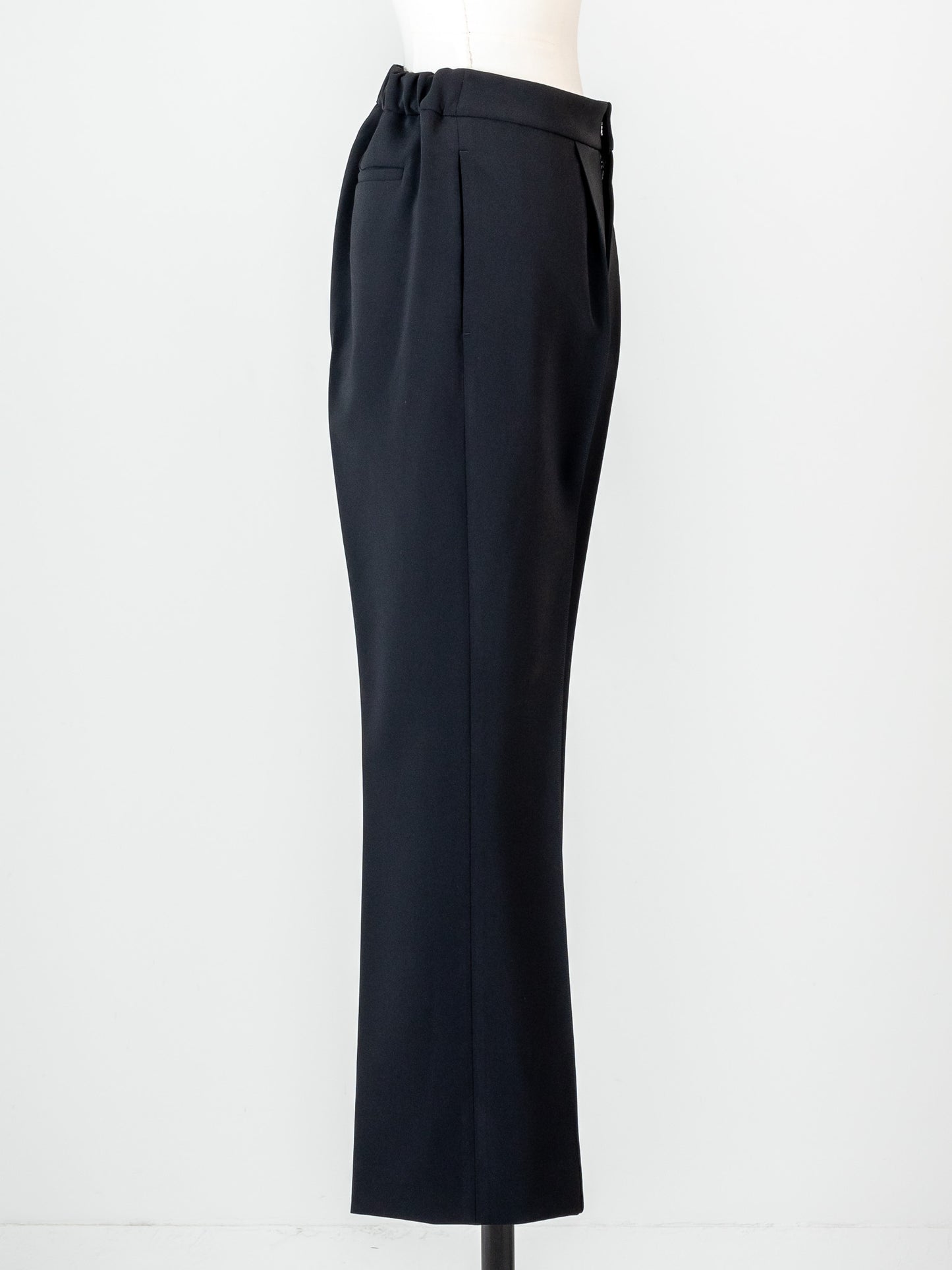 Flareless Pants-Black