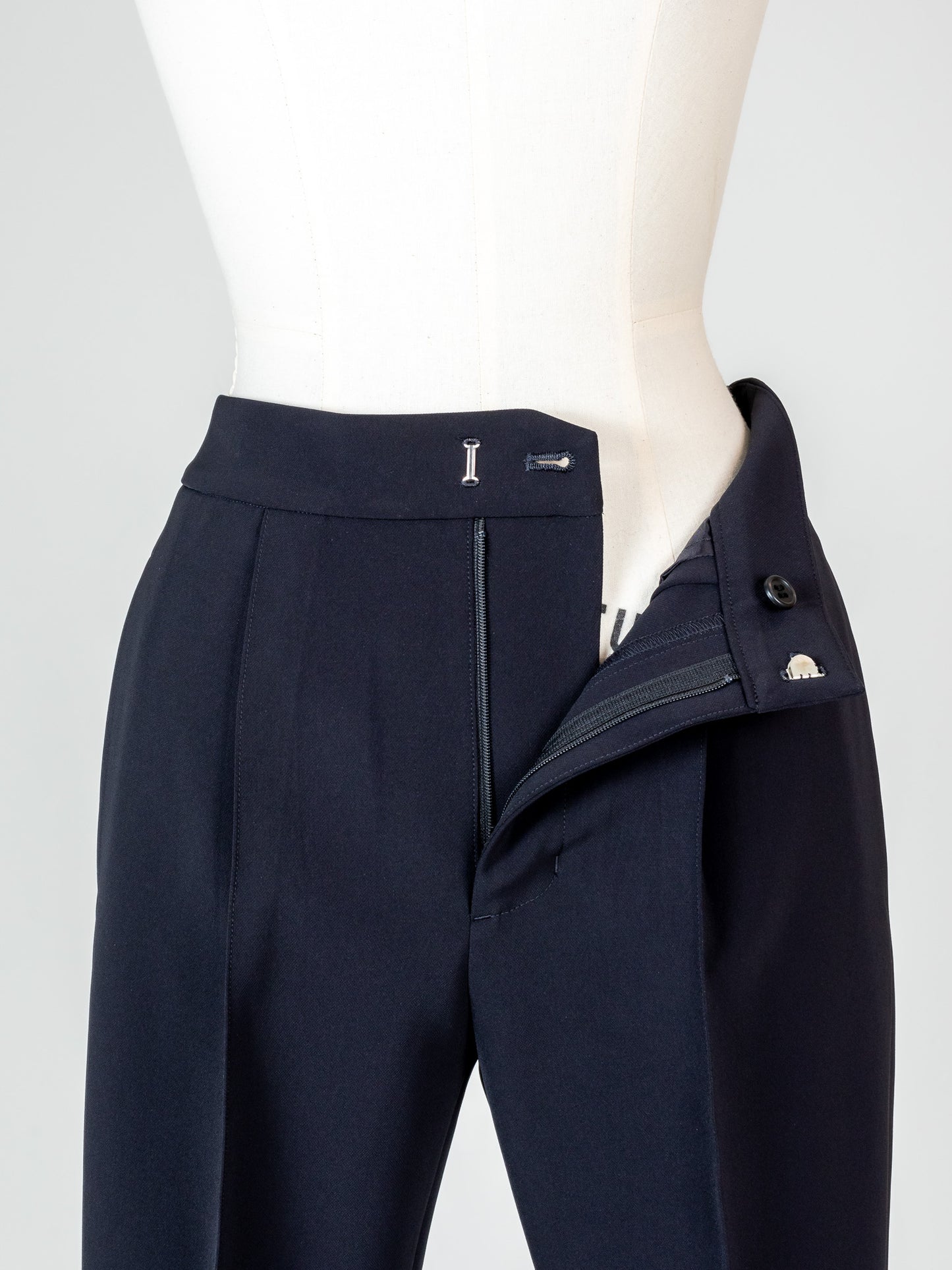 Flareless Pants-Navy