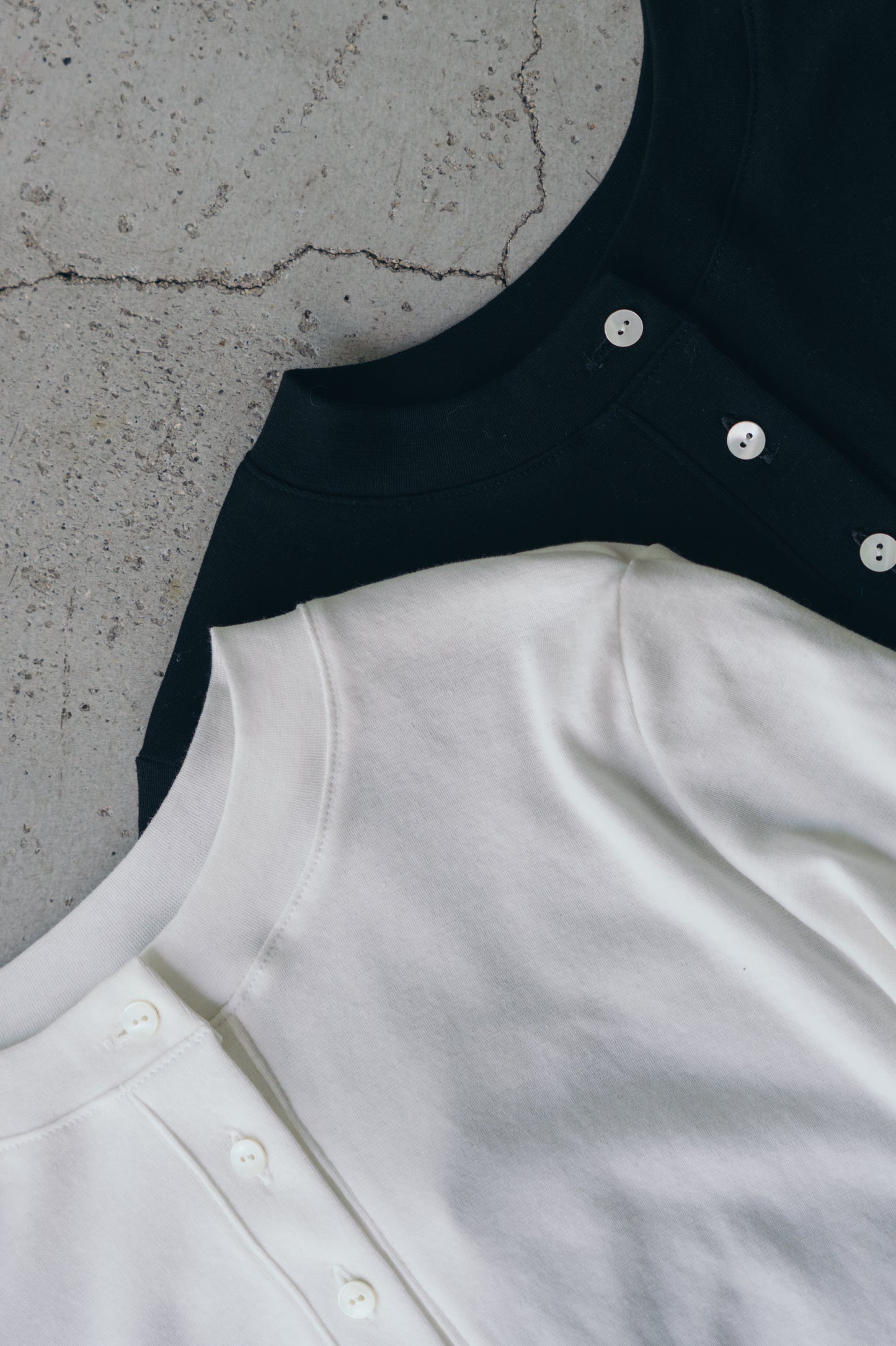 Compact cutsew cardigan (Black)