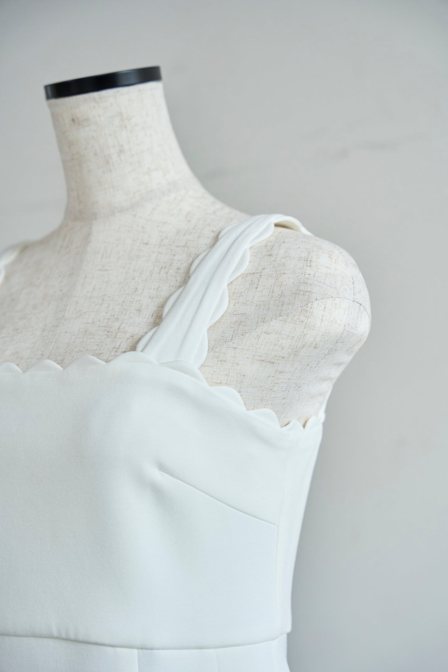 Lady scallop dress-White