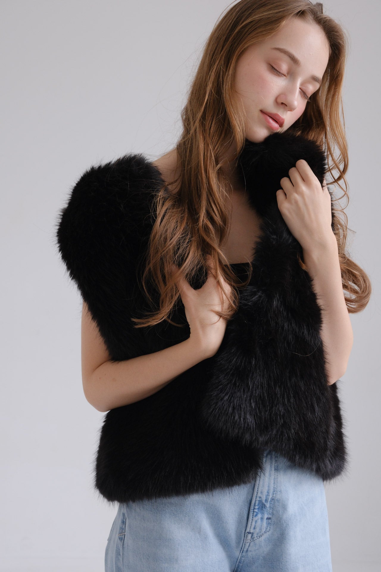 Eco fur vest / black