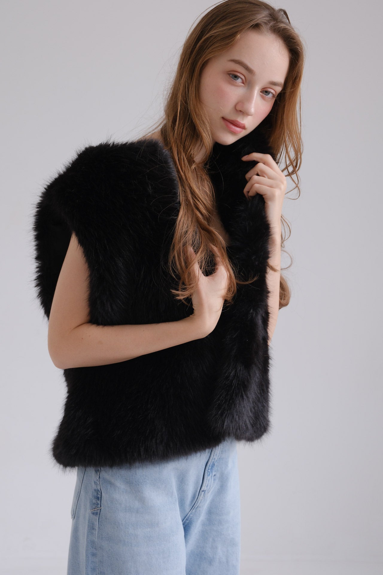 Eco fur vest / black