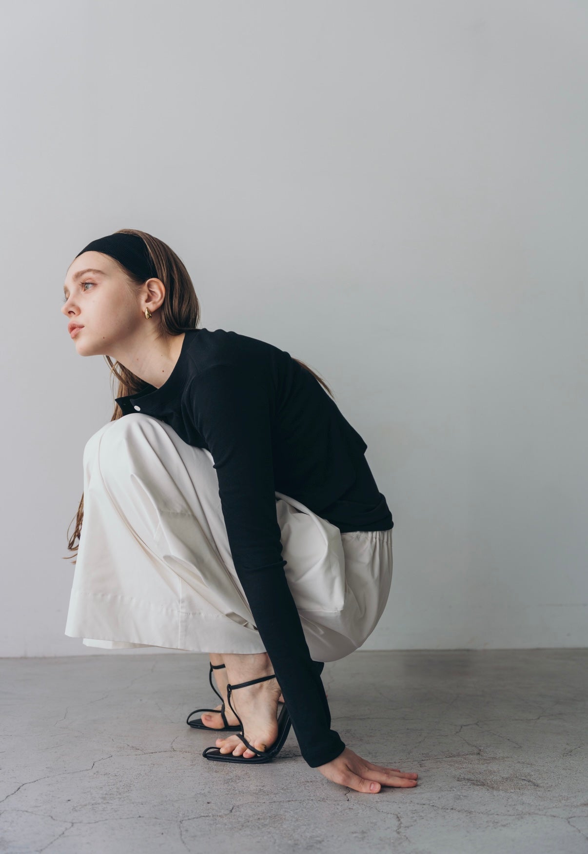 Compact cutsew cardigan (Black)