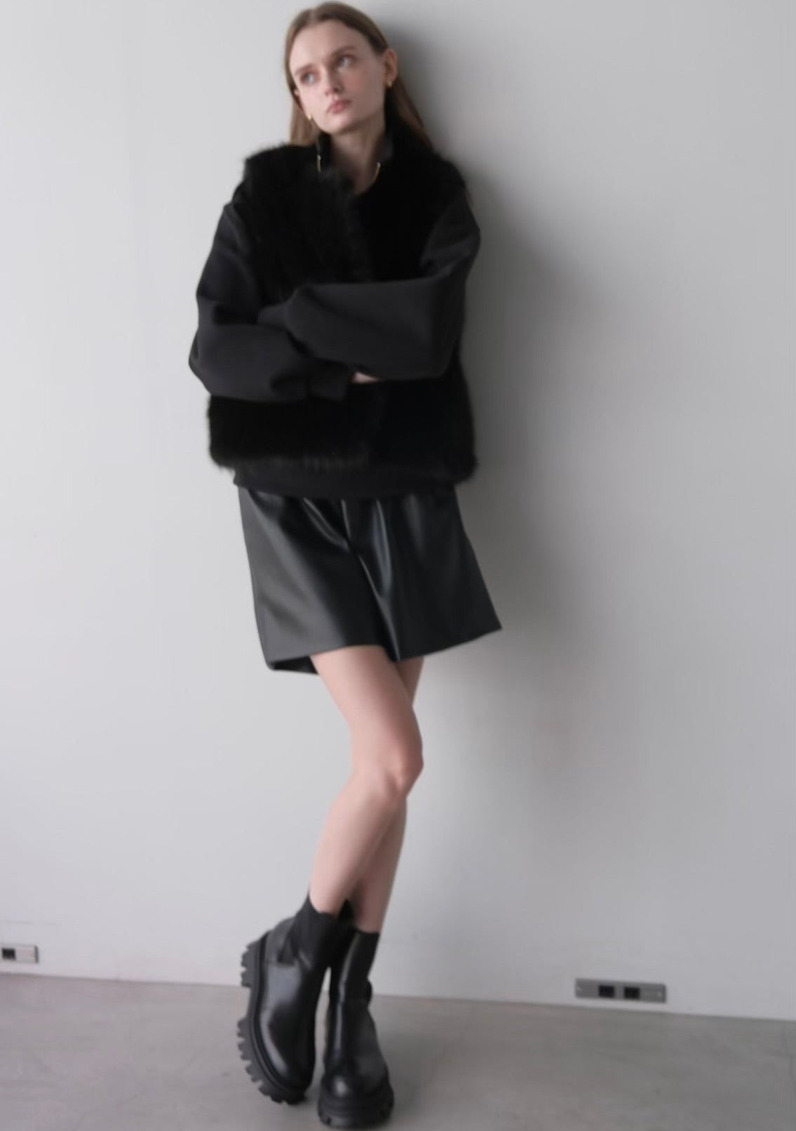 (Pre order) Eco leather short pants