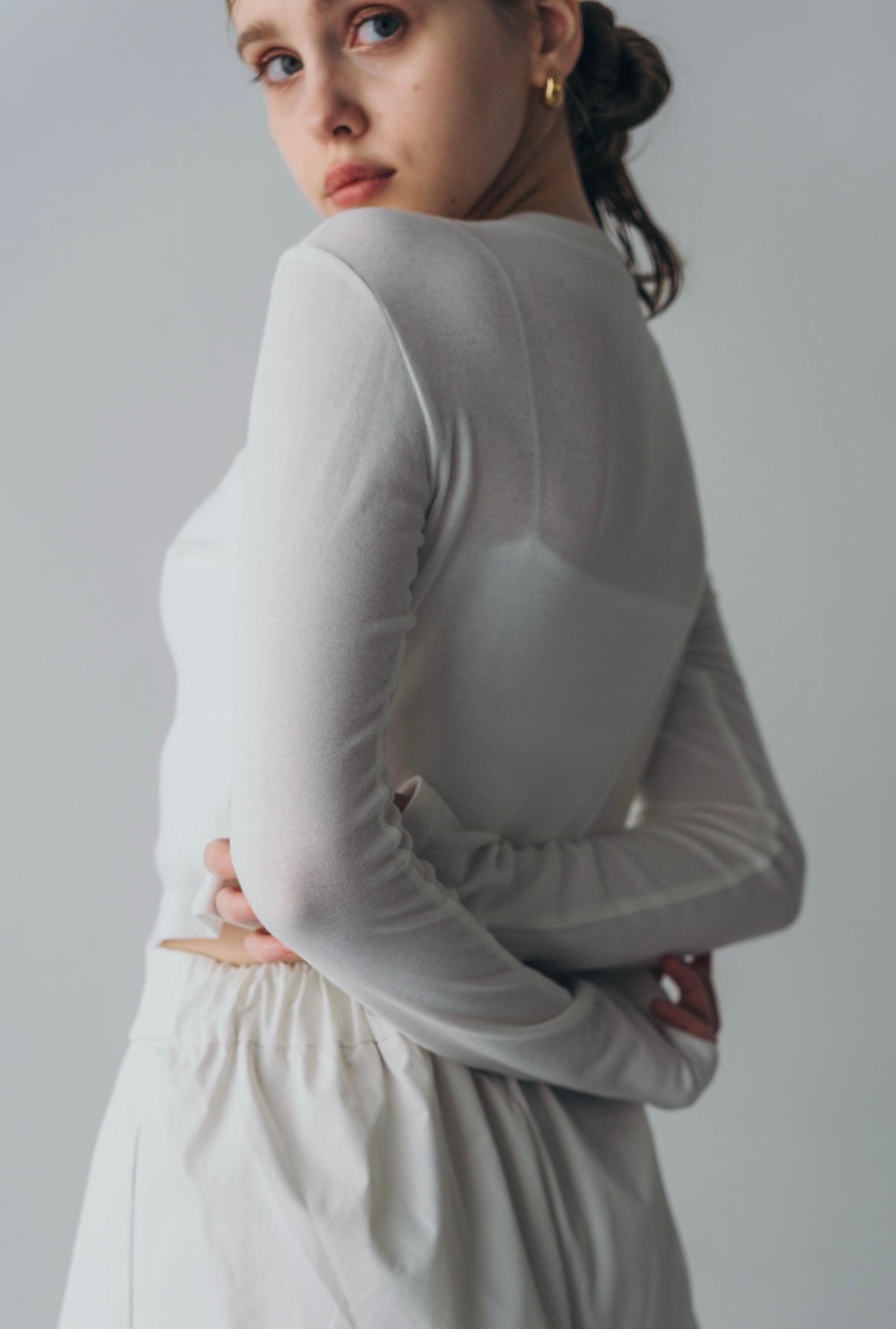 Compact cutsew cardigan (White)