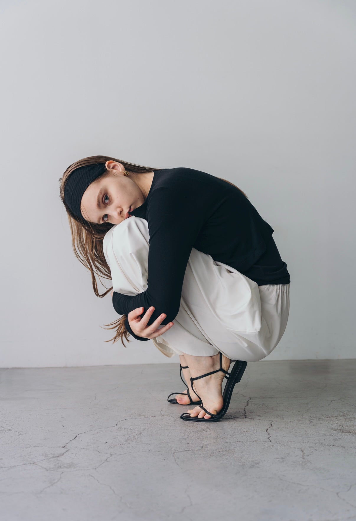Compact cutsew cardigan (Black)