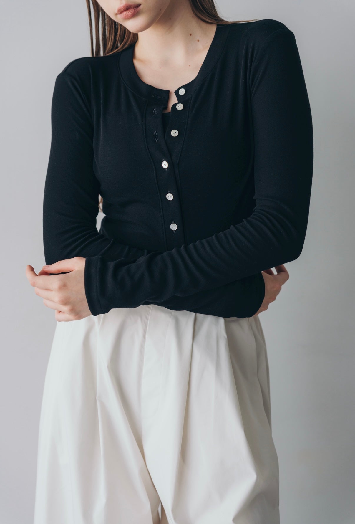 Compact cutsew cardigan (Black)