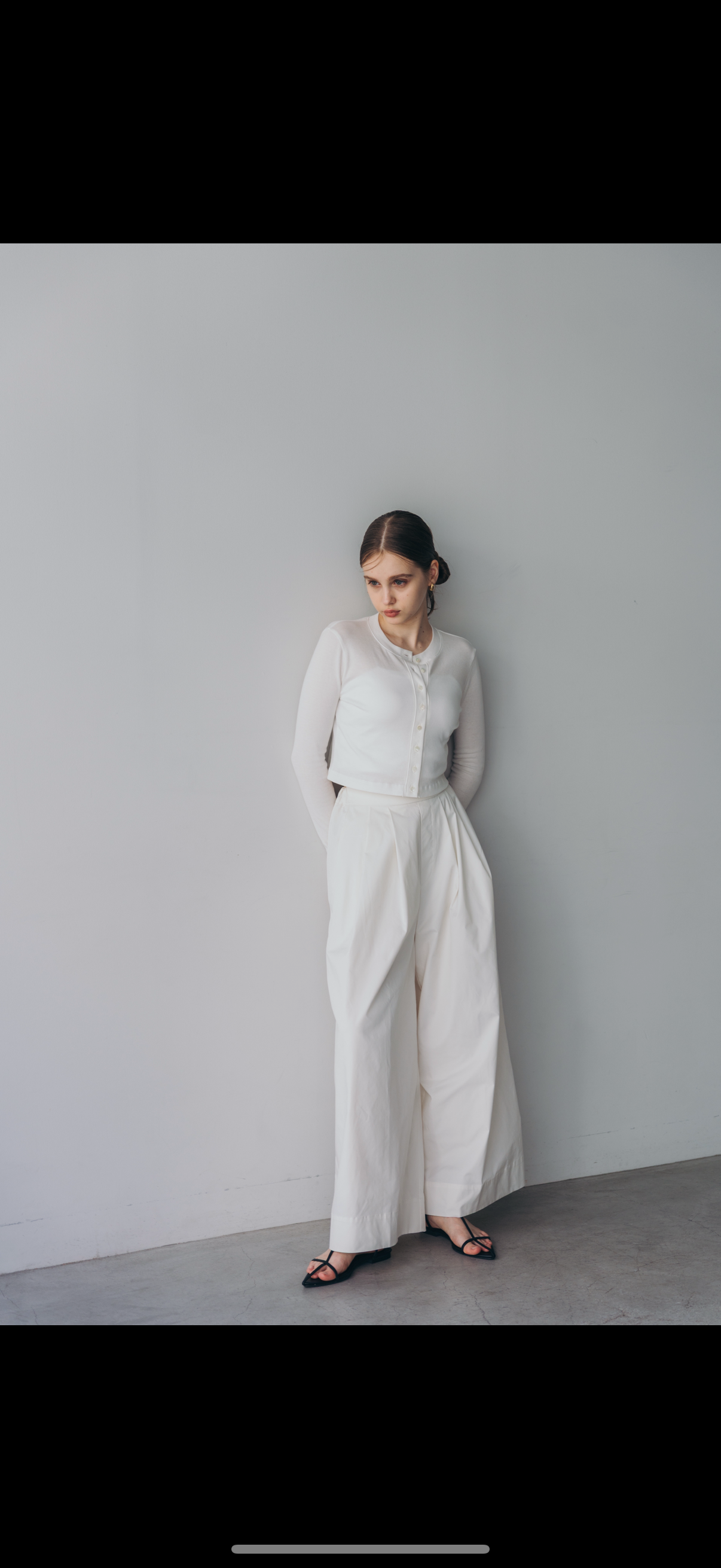 Compact cutsew cardigan (White)