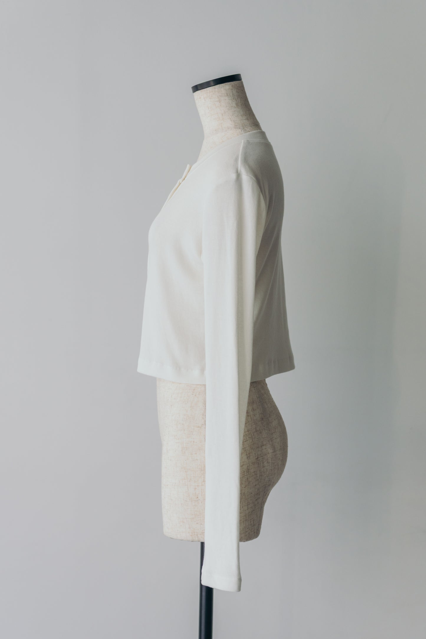 Compact cutsew cardigan (White)