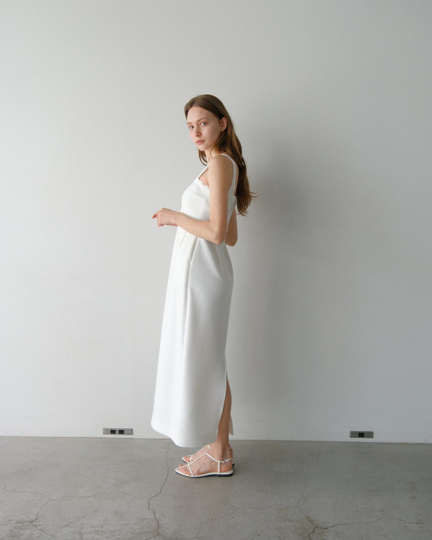 Lady scallop dress-White