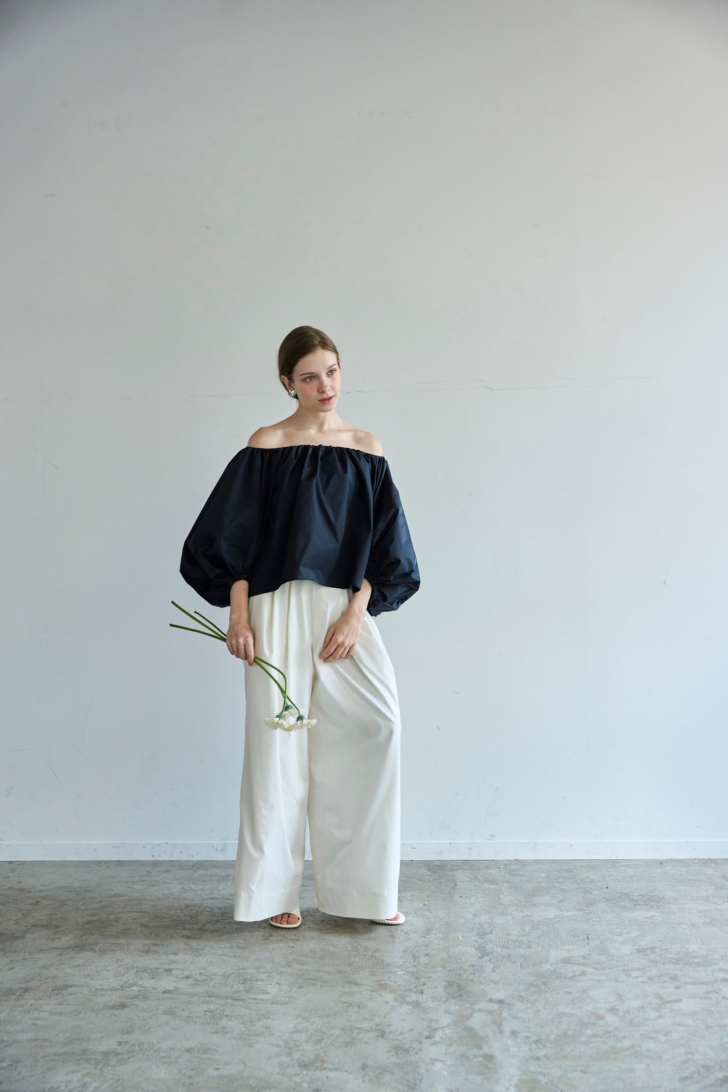 Otona whip off shoulder(Black)