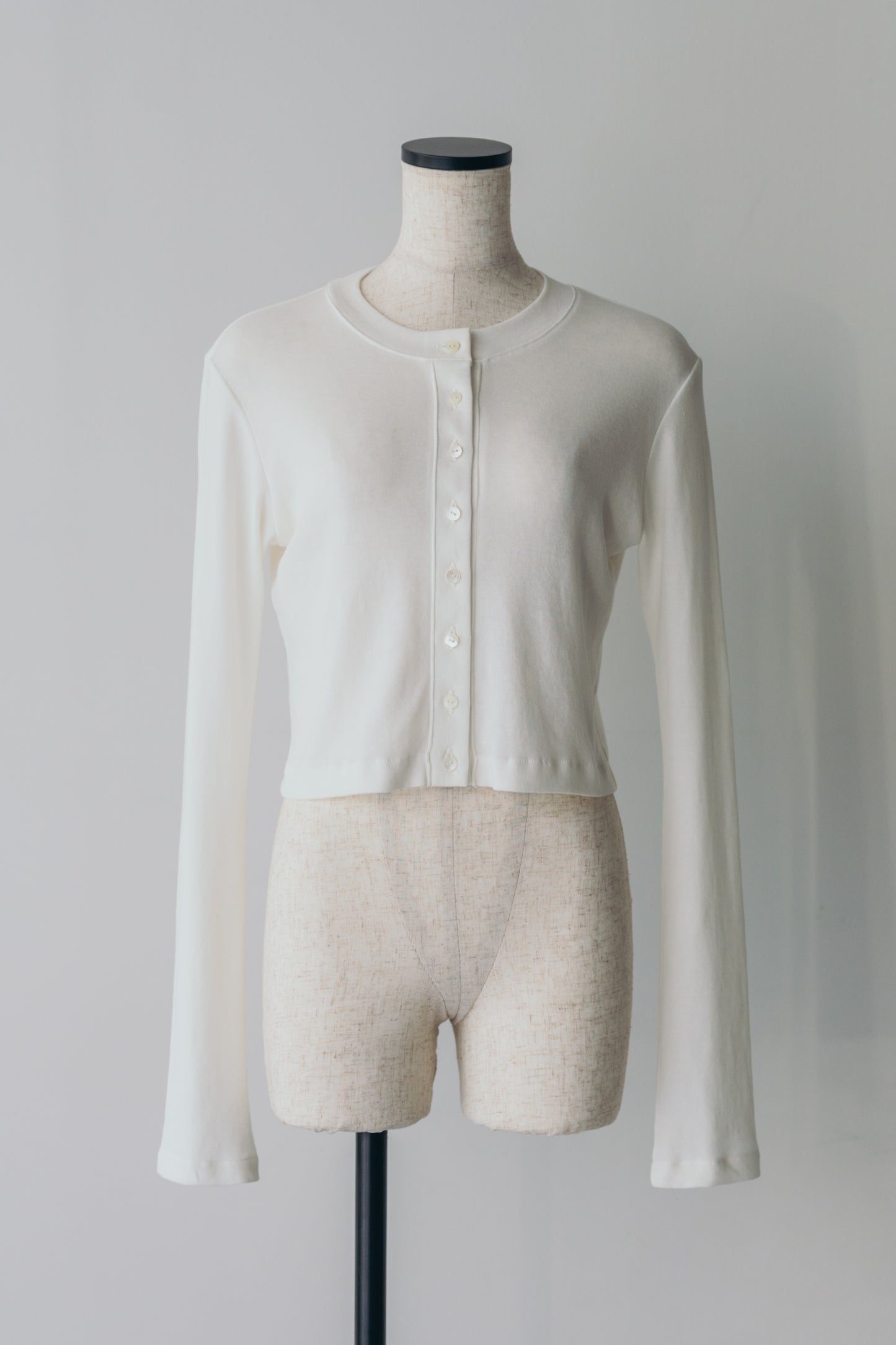 Compact cutsew cardigan (White)