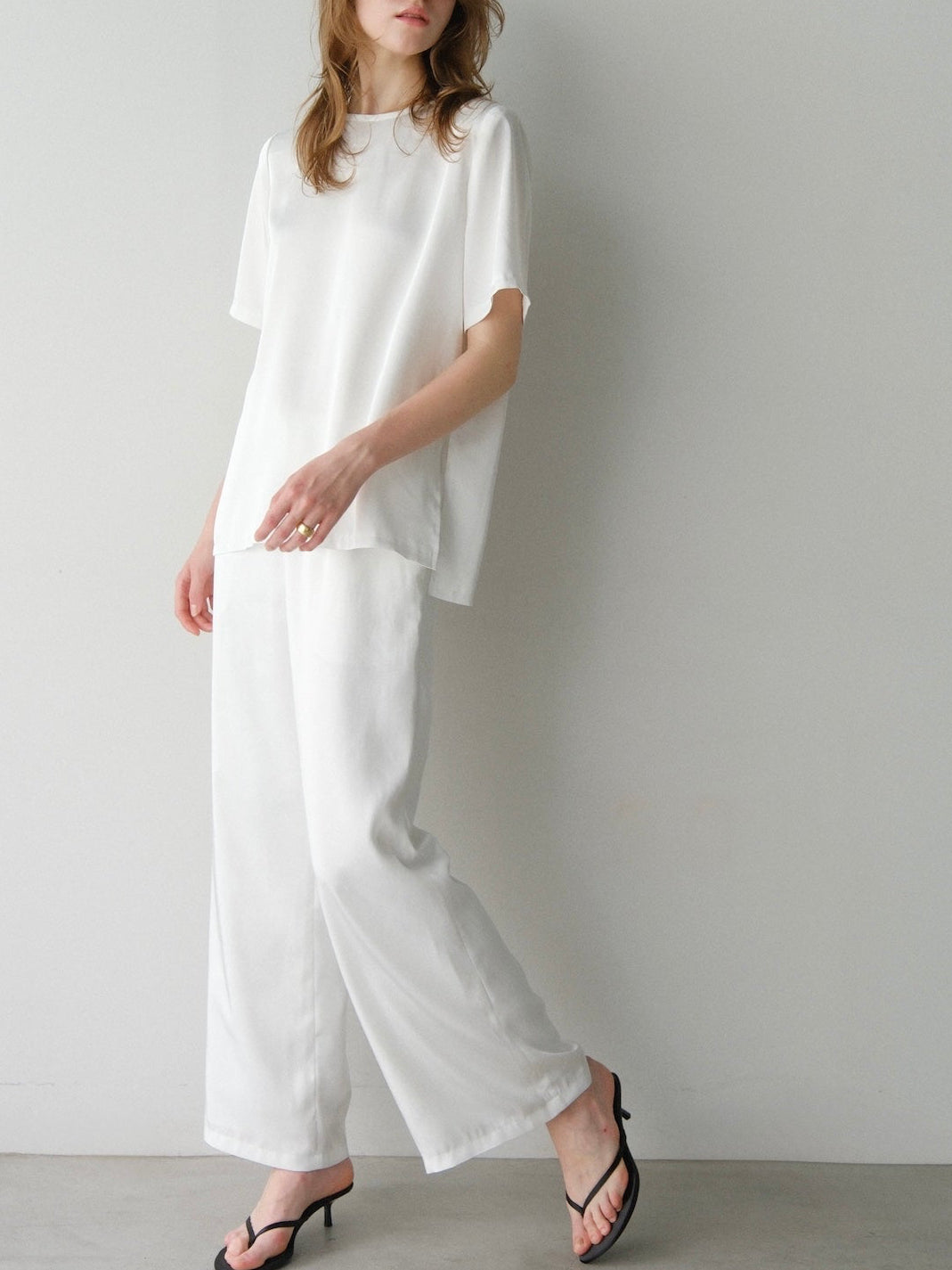 【coming soon】 Lady shoulder satin T blouse
