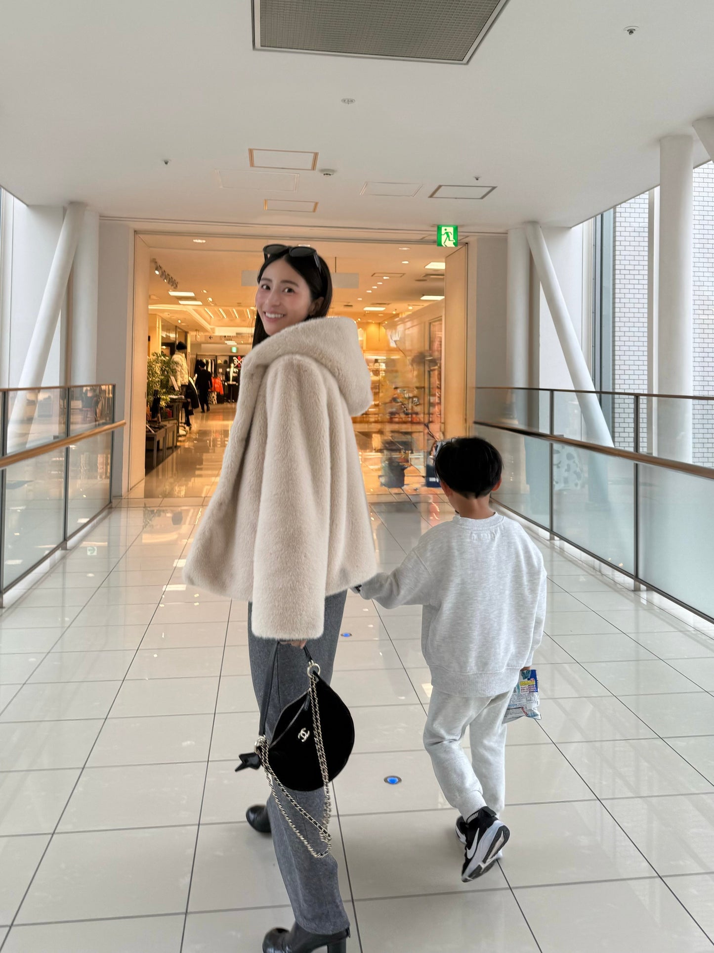 Eco fur hood coat / beige