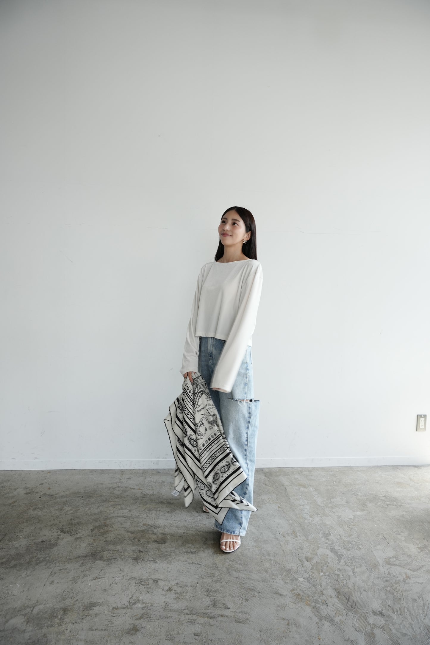 【予約】Konare velour tops (White)