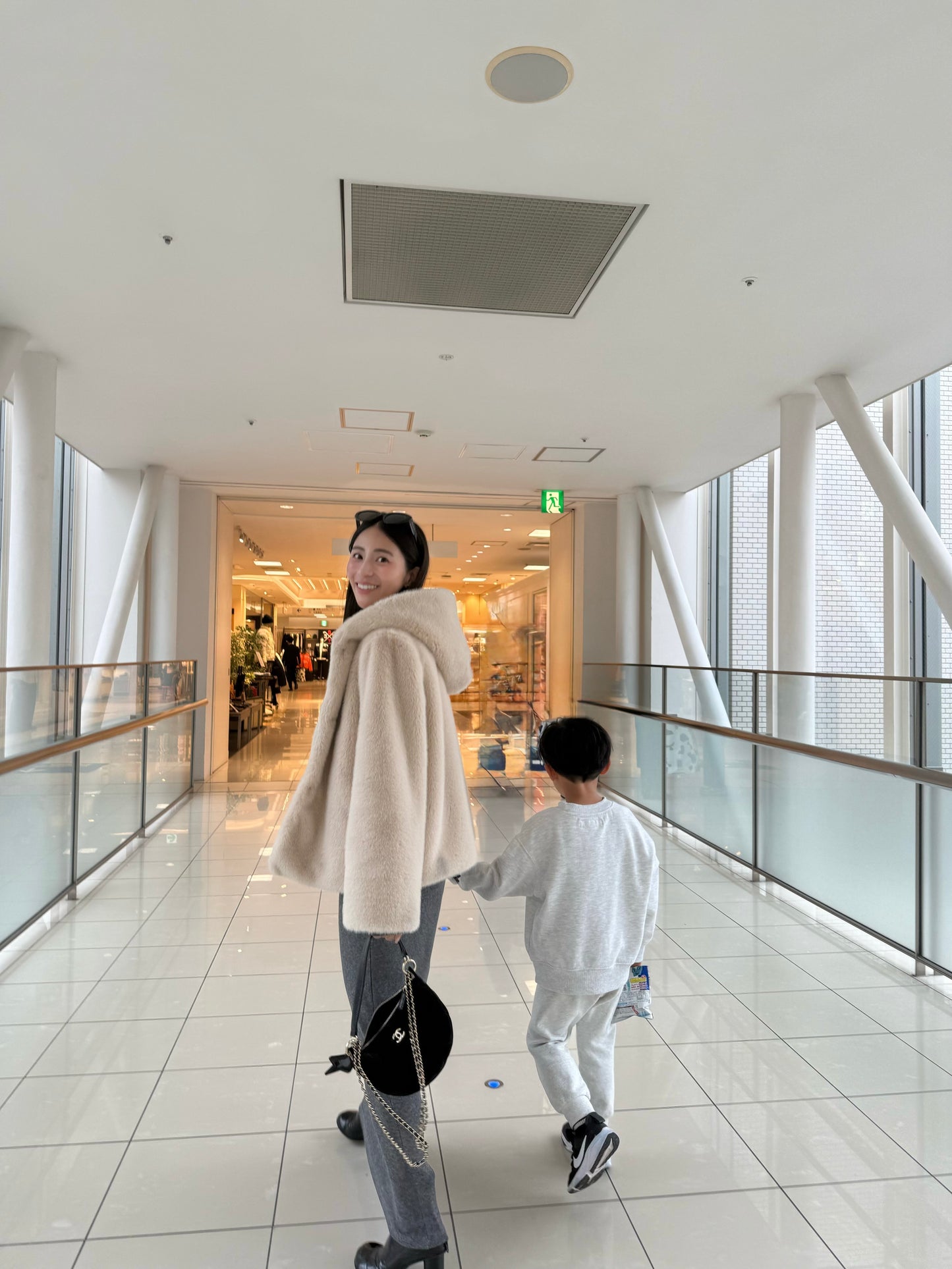 Eco fur hood coat / beige