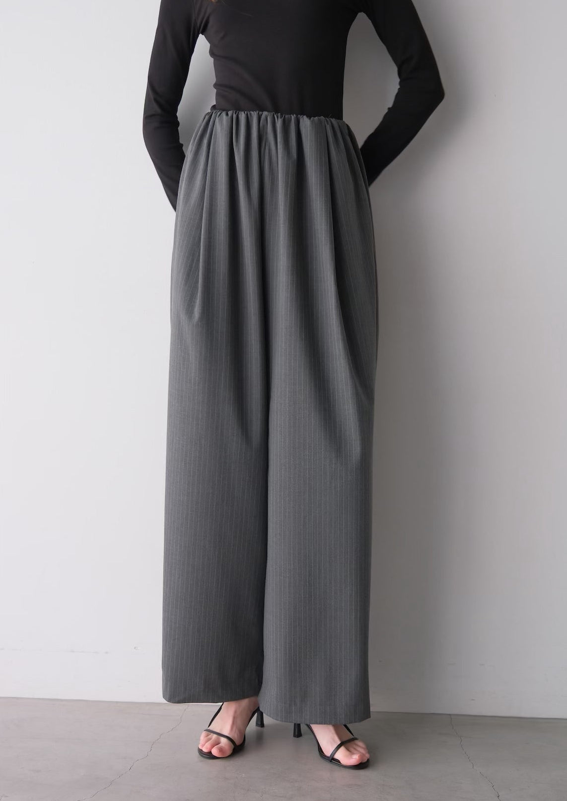 (Pre order) Tuck gather easy pants