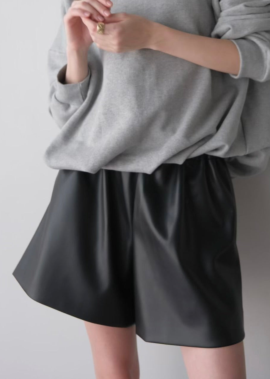 (Pre order) Eco leather short pants