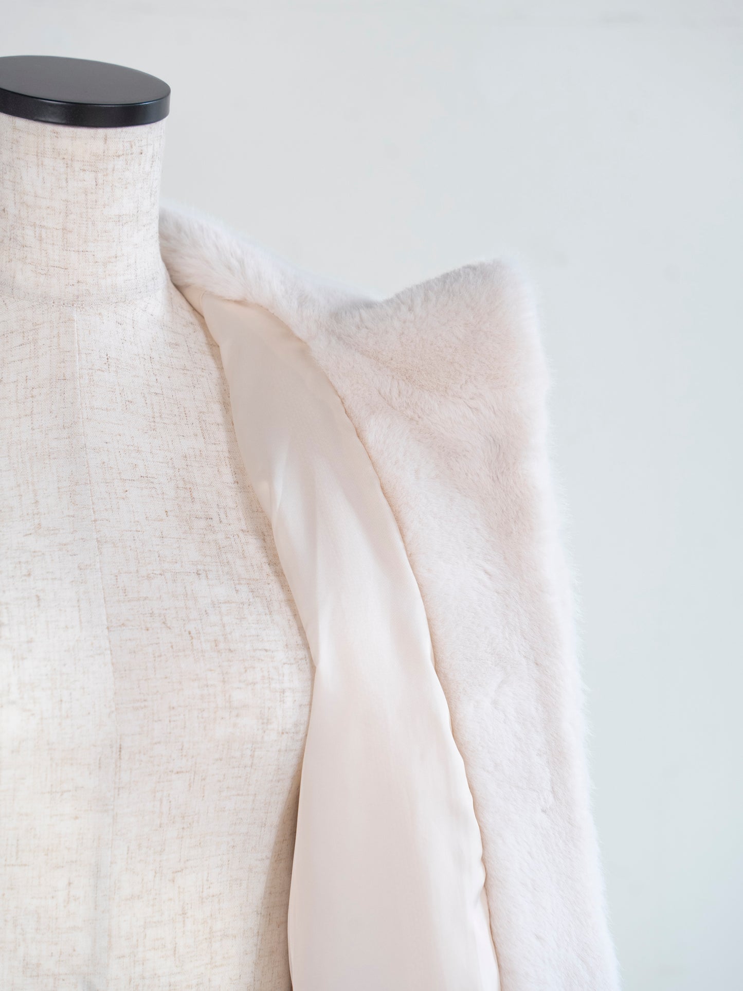 Eco fur hood coat / white