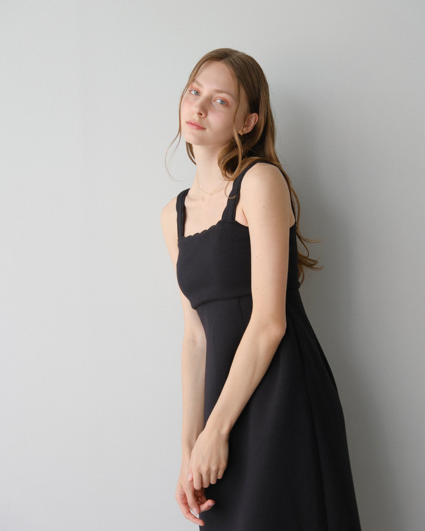 Lady scallop dress-Black