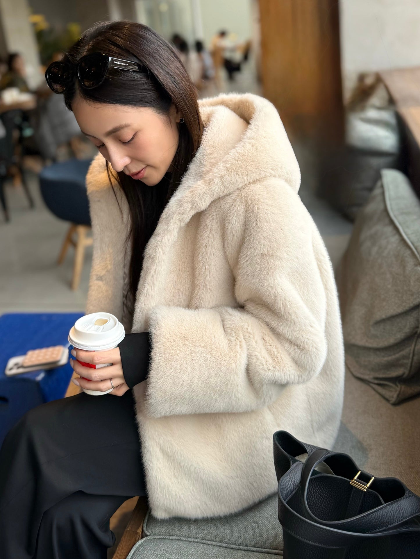 Eco fur hood coat / beige