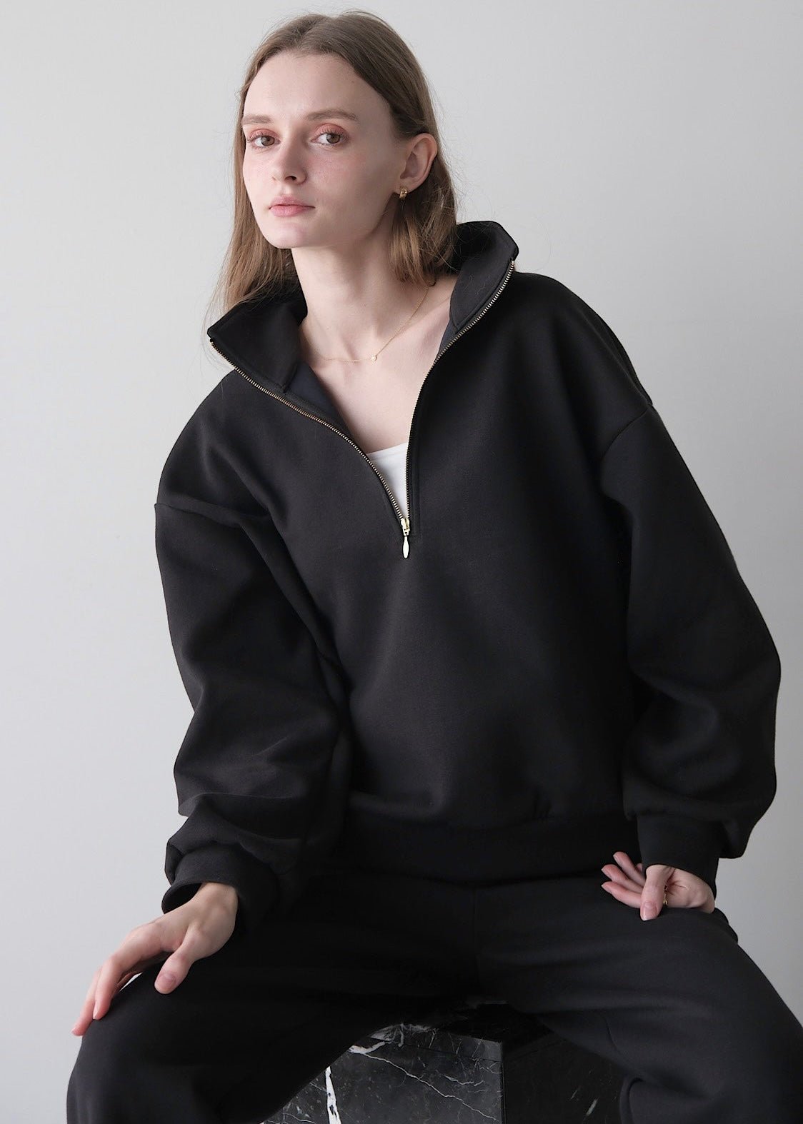 (Pre order) Rich half zip