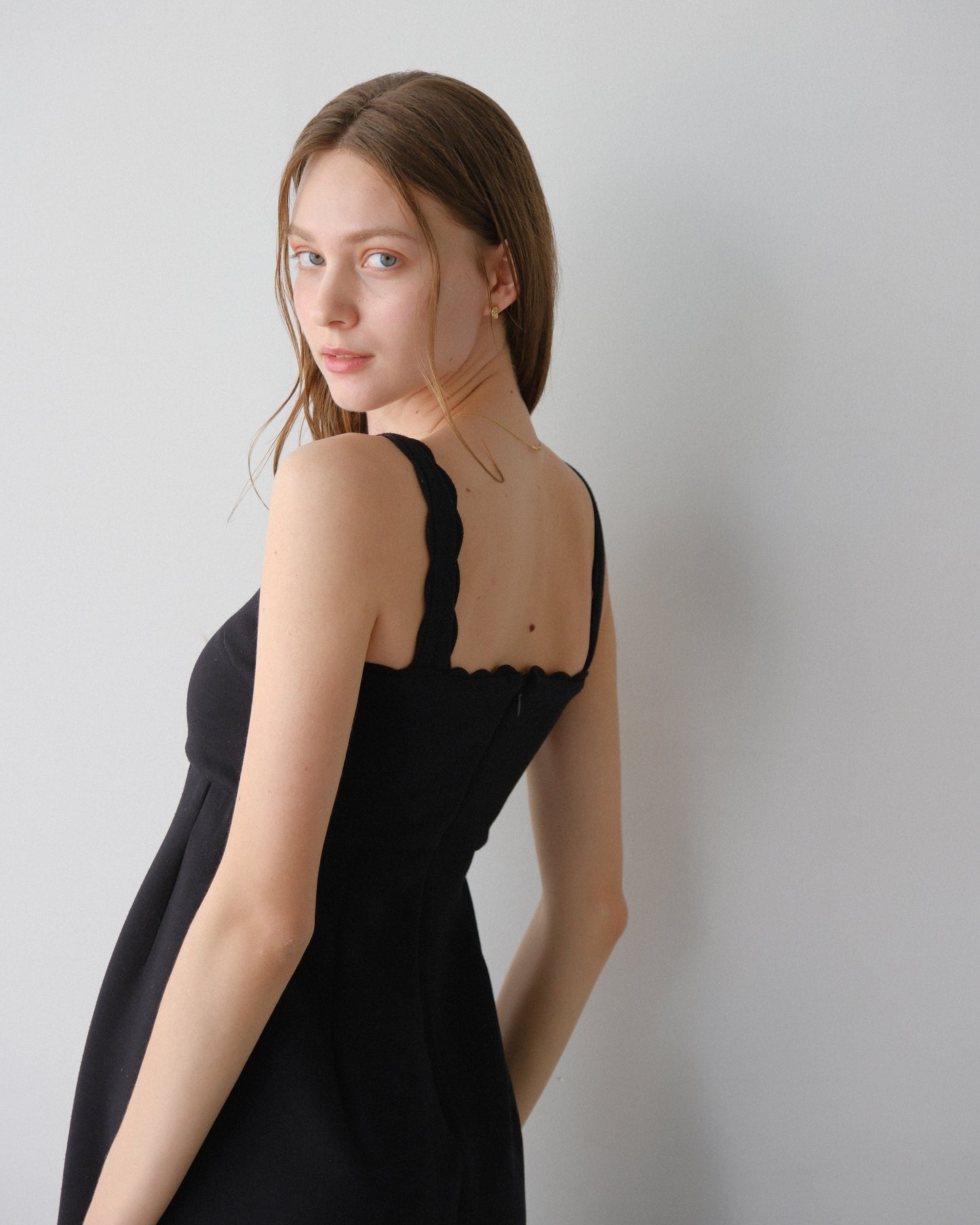 Lady scallop dress-Black