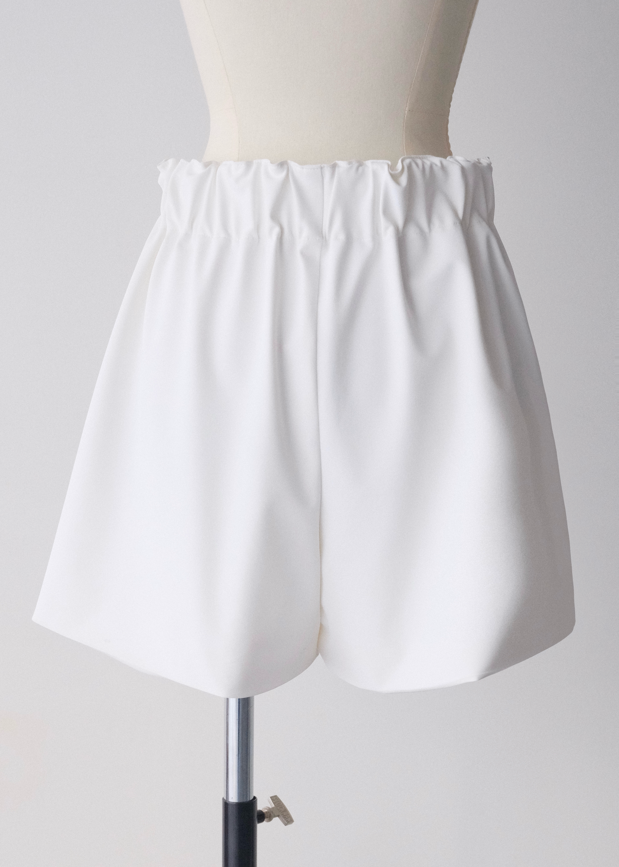 【2nd Pre order】撥水 Otona short pants / white