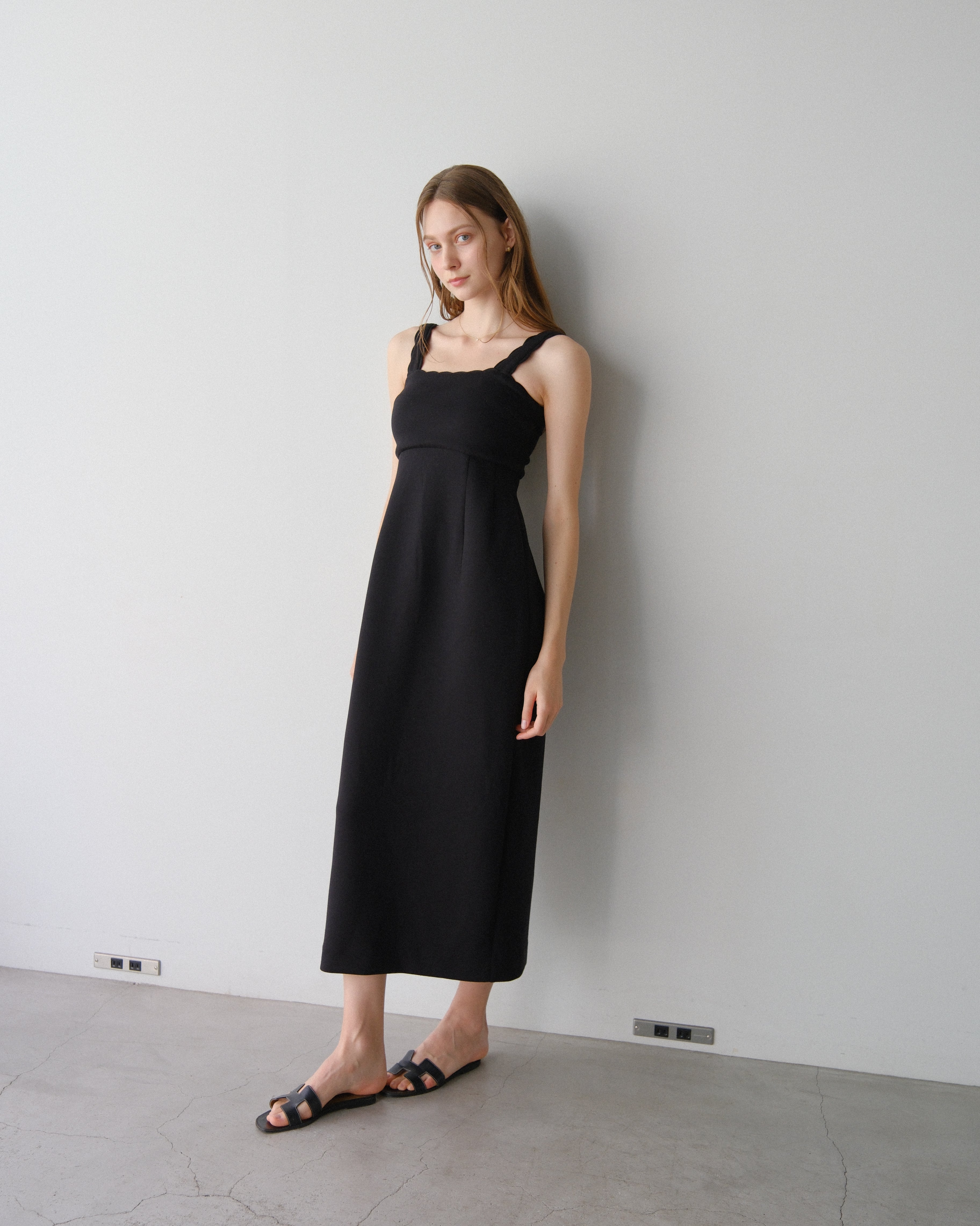 Lady scallop dress-Black – CARLA