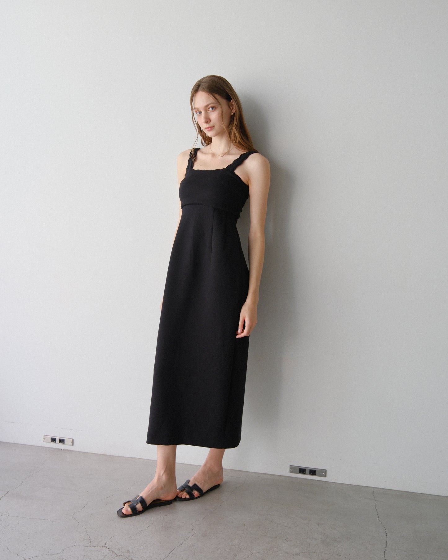 Lady scallop dress-Black