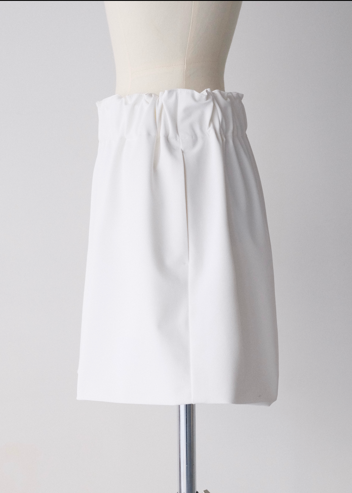 【2nd Pre order】撥水 Otona short pants / white