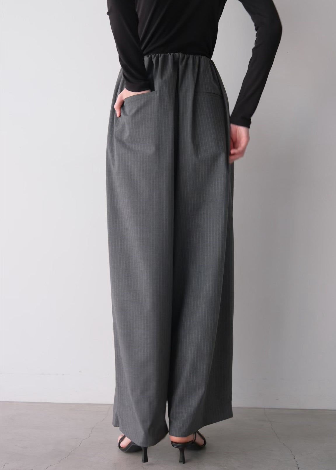 (Pre order) Tuck gather easy pants