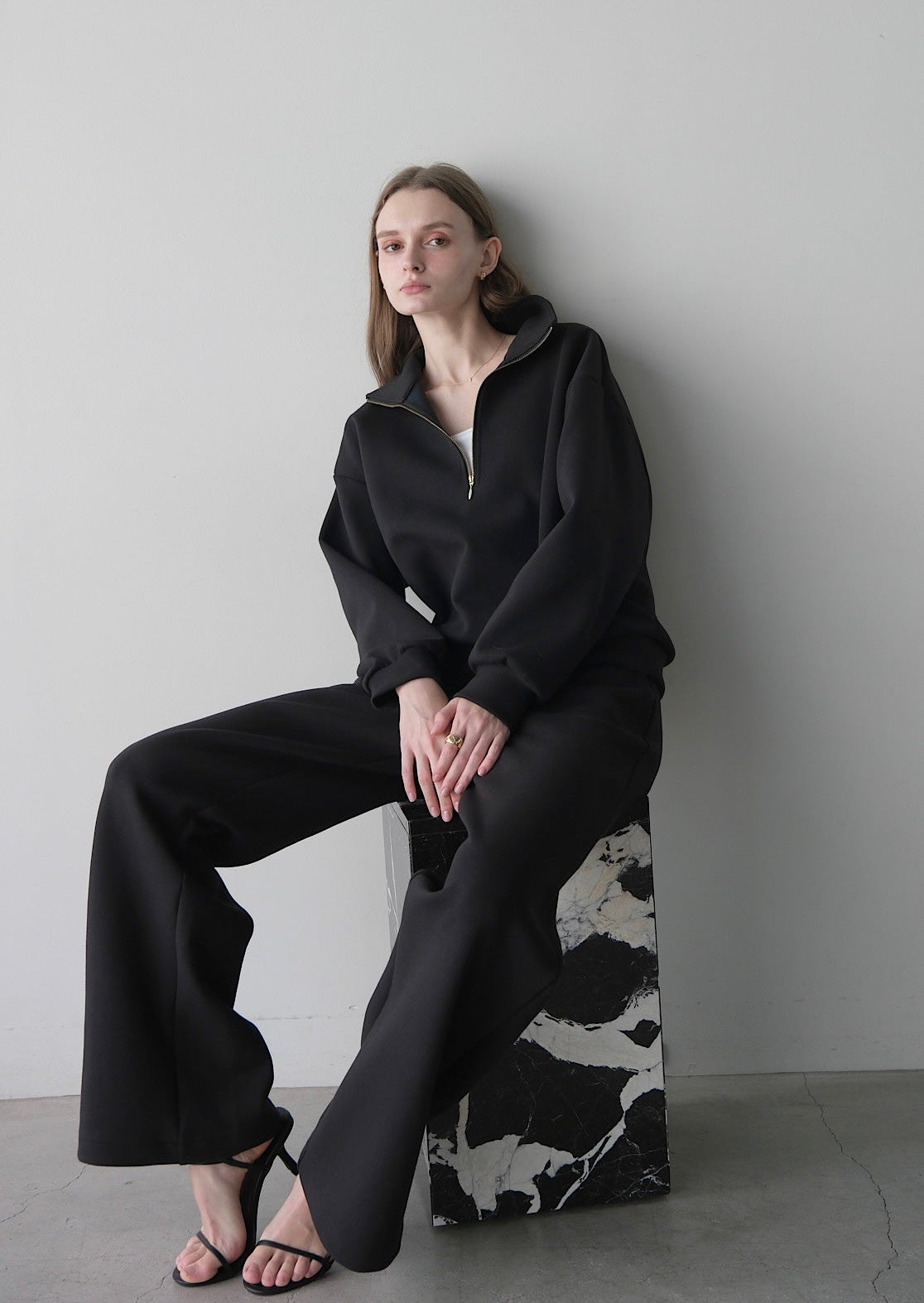 (Pre order) Rich half zip
