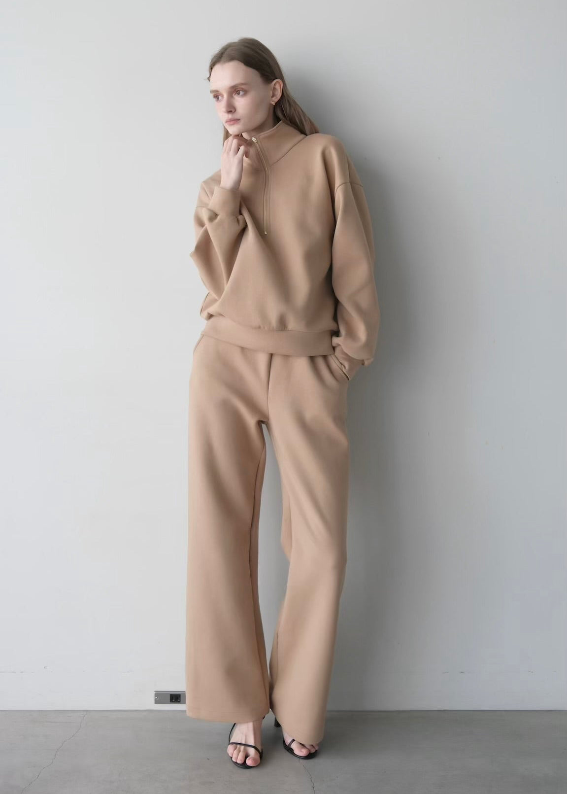 (Pre order) Rich half zip
