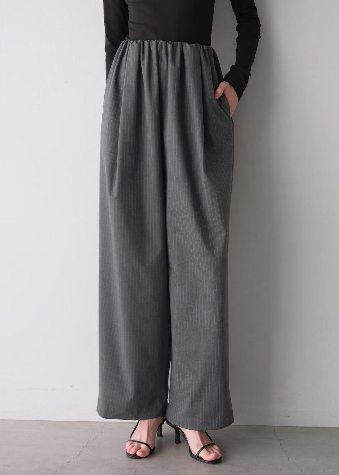 (Pre order) Tuck gather easy pants