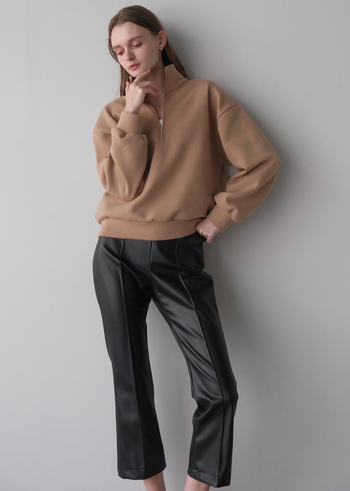(Pre order) Eco leather flareless pants