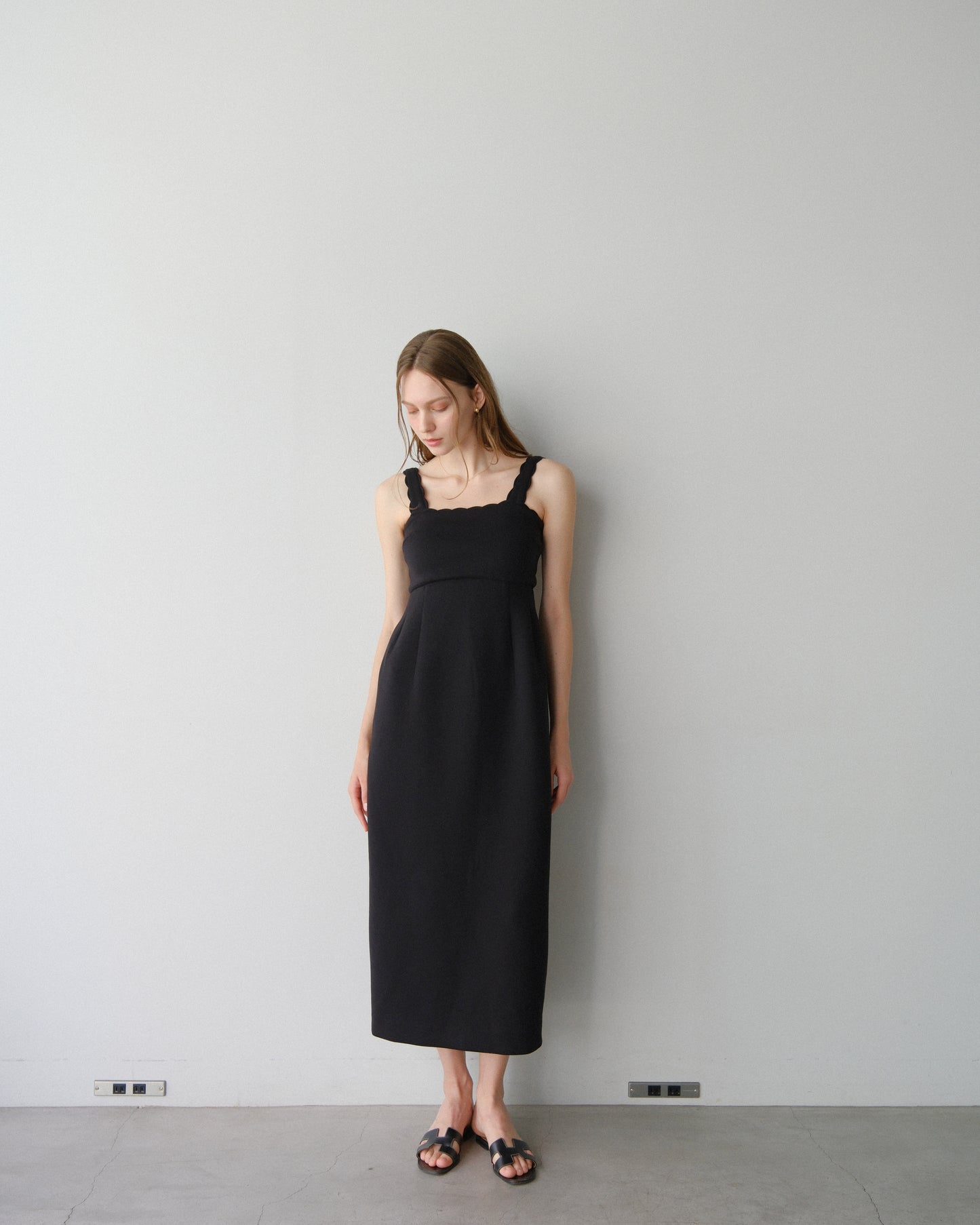 Lady scallop dress-Black