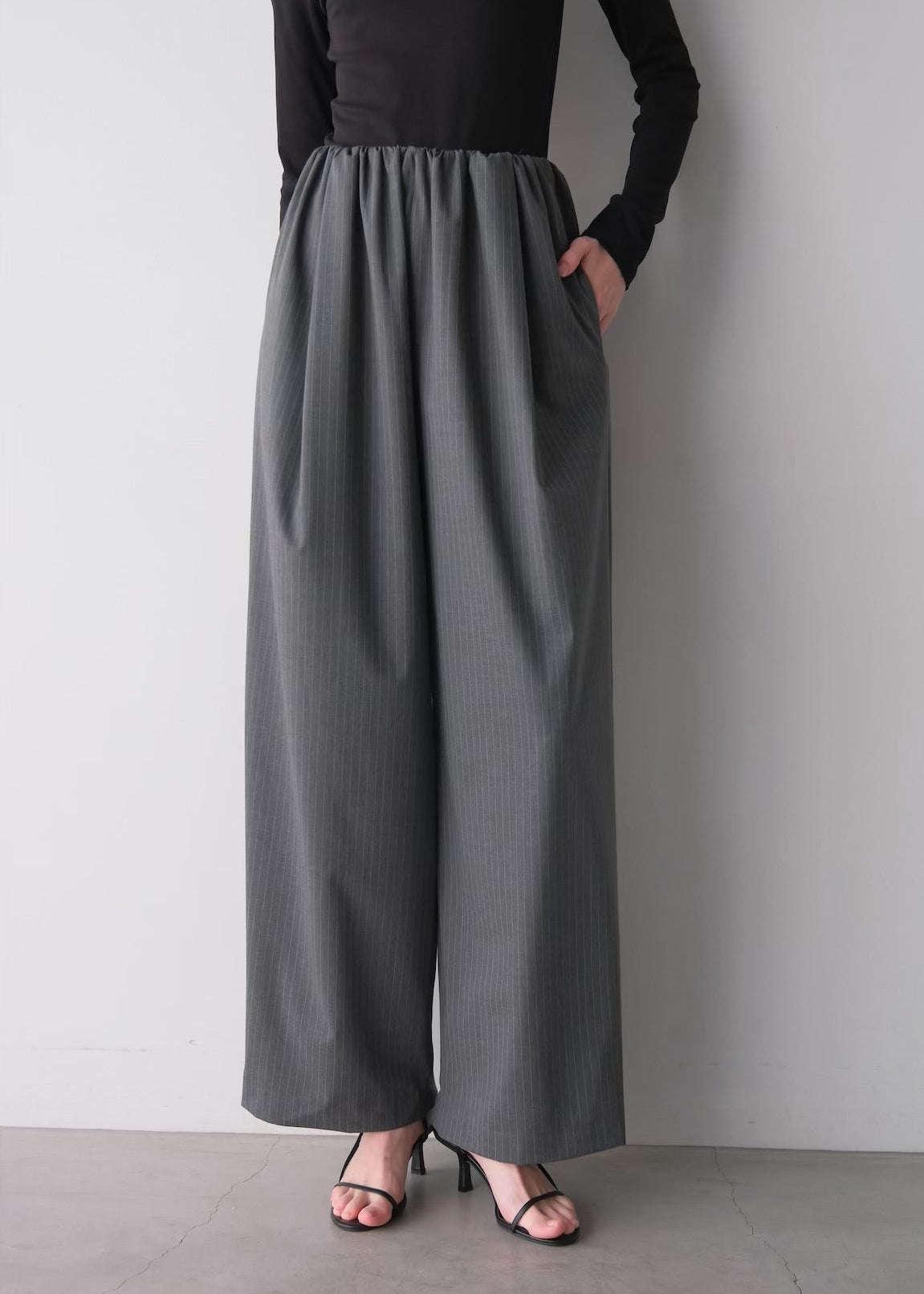 (Pre order) Tuck gather easy pants