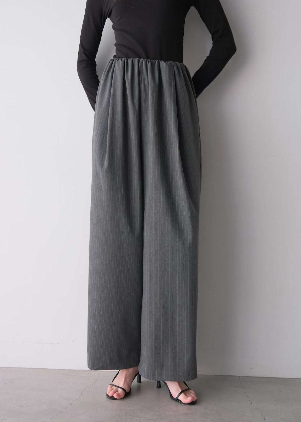 (Pre order) Tuck gather easy pants