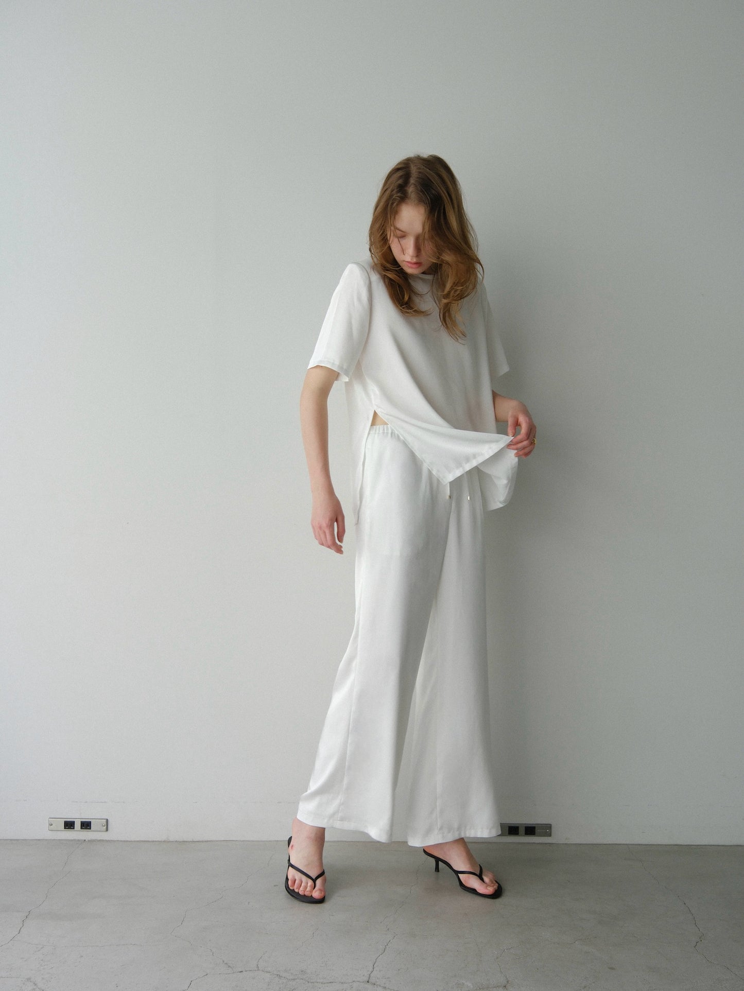 【coming soon】 Lady shoulder satin T blouse