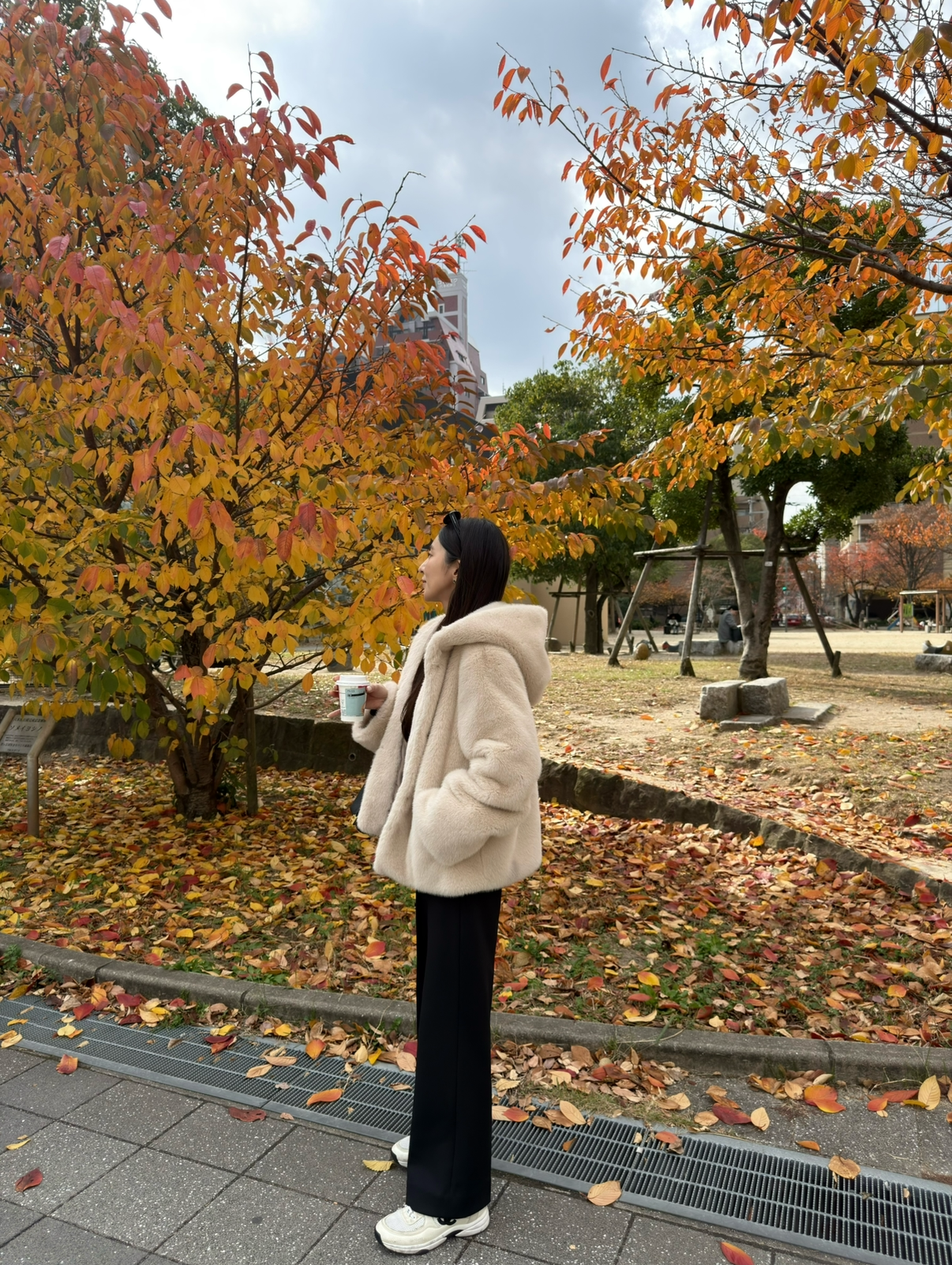 Eco fur hood coat / beige