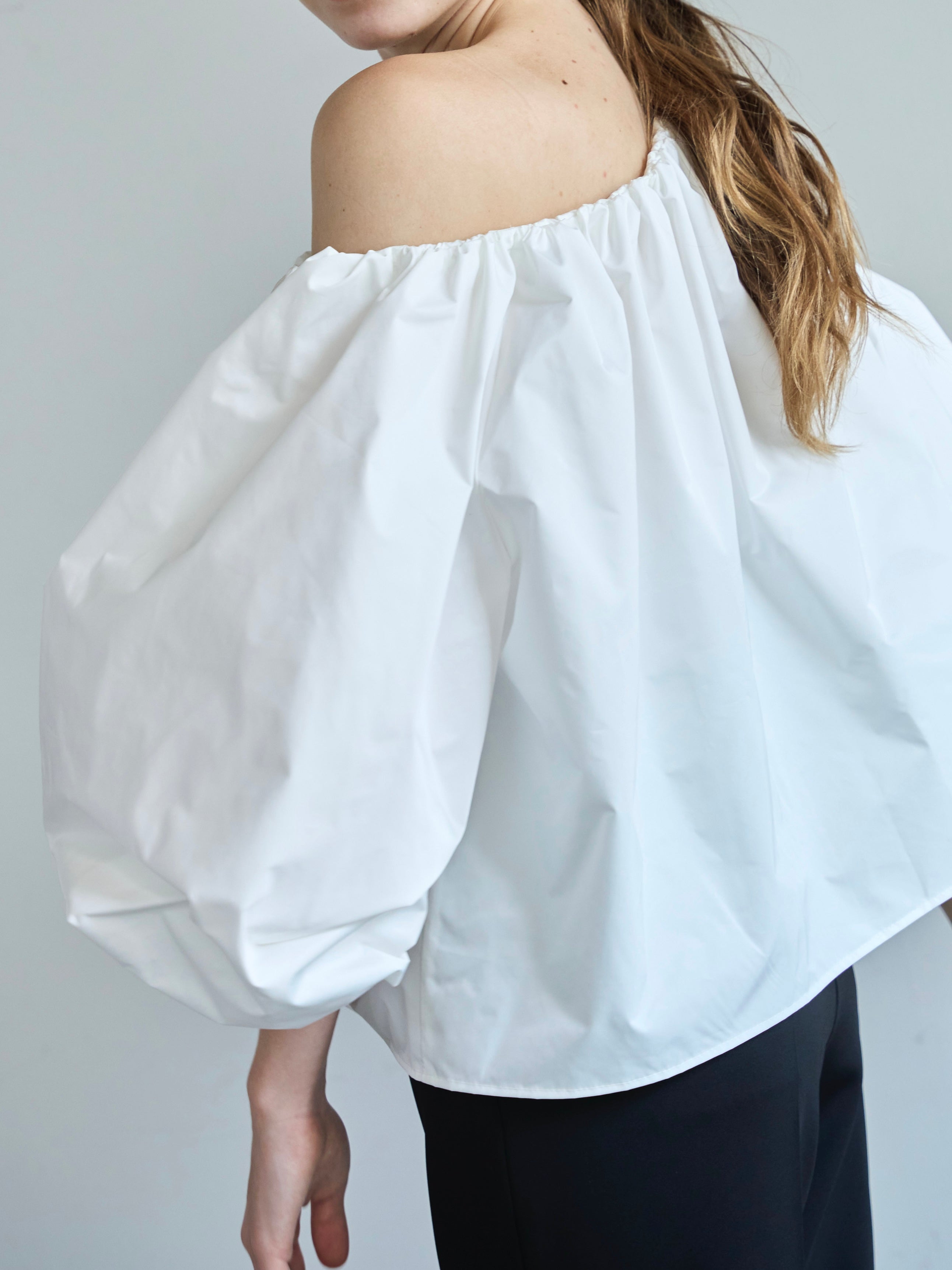 CARLA カーラ　Otona whip off shoulder(white) Otona whip off shoulder(white) – CARLA