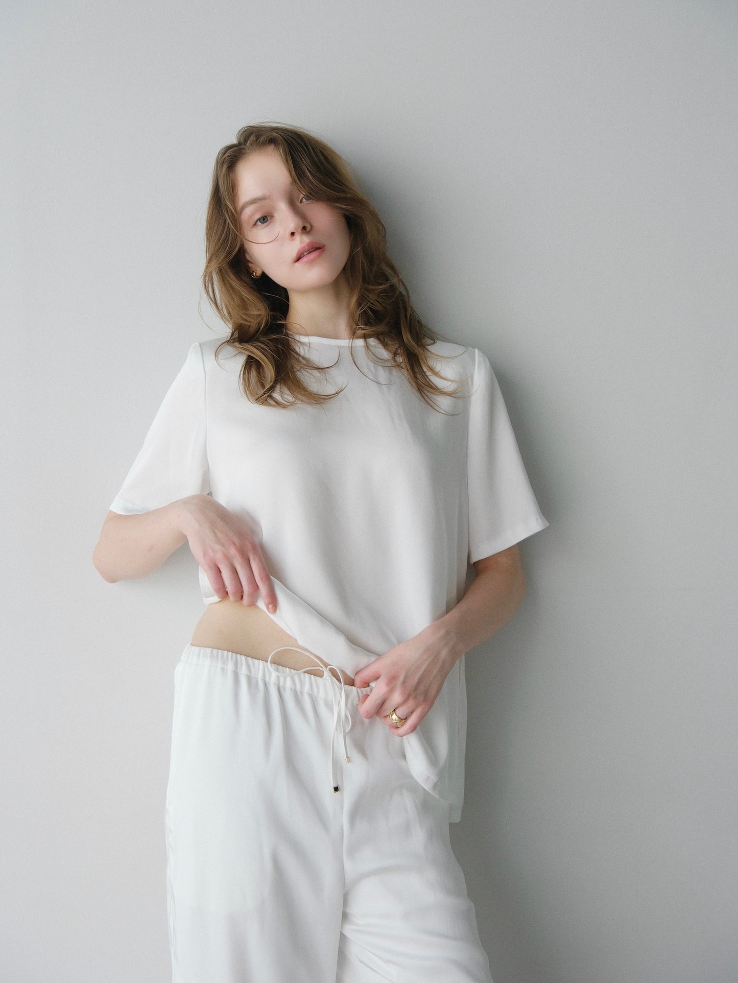 【coming soon】 Lady shoulder satin T blouse