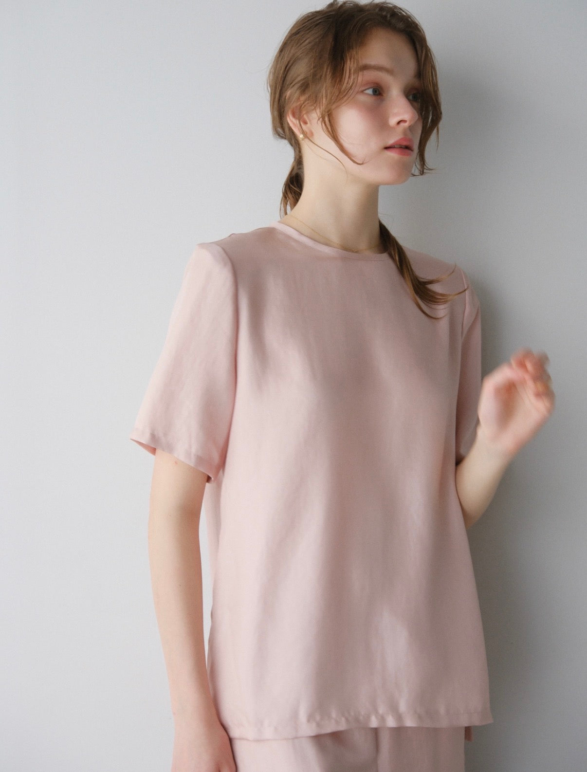 【coming soon】 Lady shoulder satin T blouse
