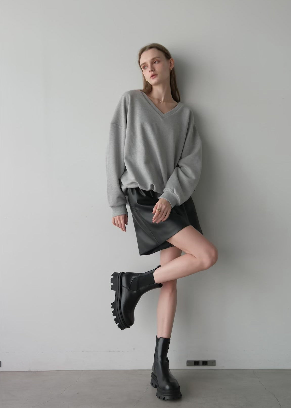 (Pre order) Eco leather short pants