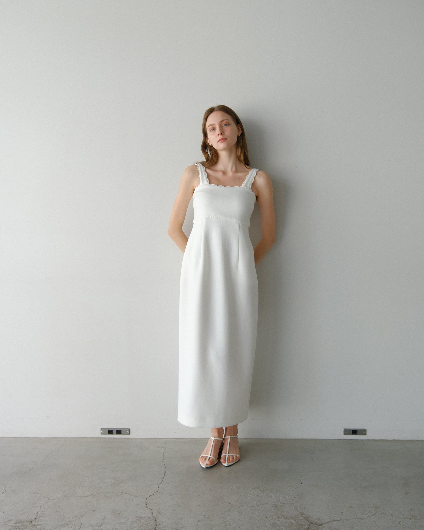 Lady scallop dress-White