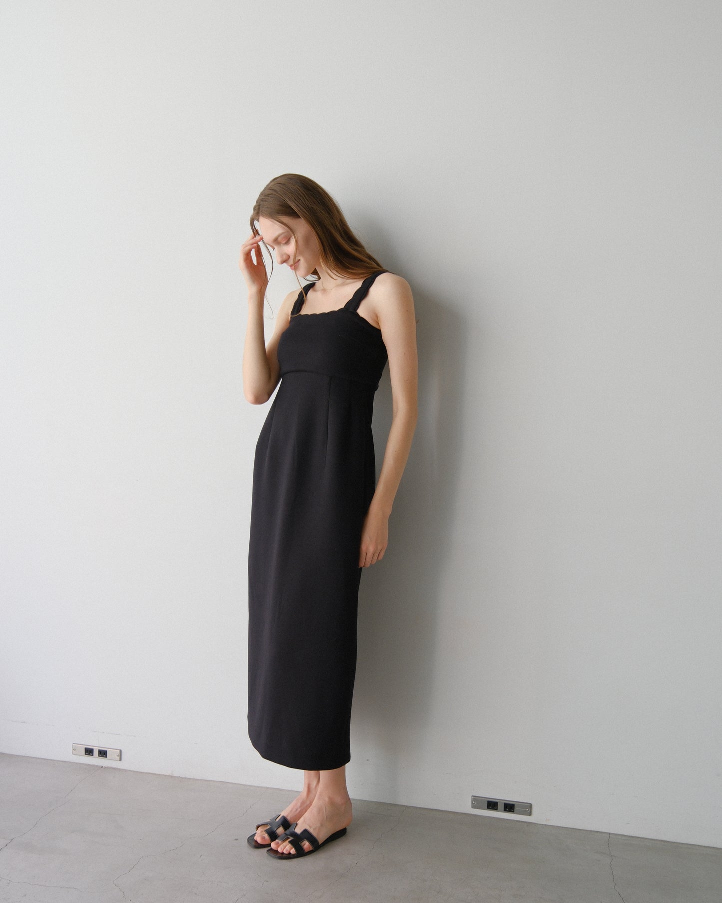 Lady scallop dress-Black